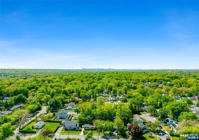 Homes for sale in Dumont, NJ | 30 Elm St, Dumont, NJ 07628 | MLS# 26025762
