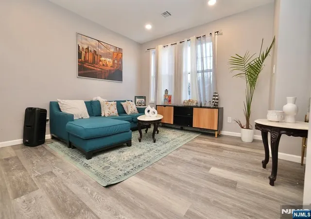 2nd image of 172 176 Delavan Ave, Newark, NJ 07104 | MLS# 26025769