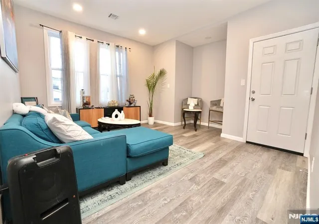 3rd image of 172-176 Delavan Ave, Newark, NJ 07104 | MLS# 26025769