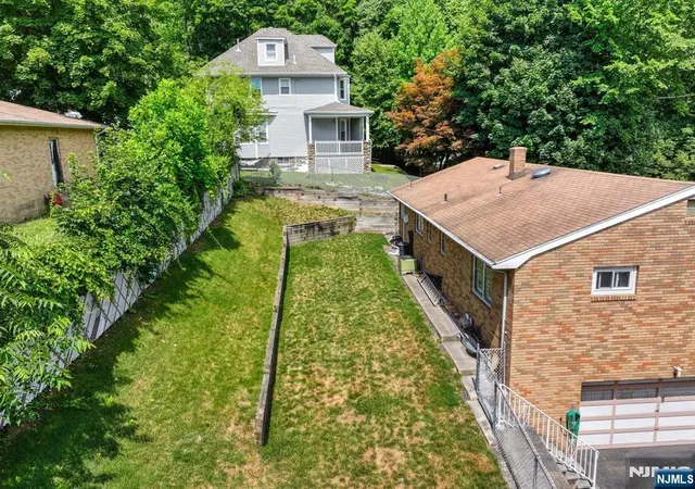 35th image of 176 Pompton Rd, Haledon, NJ 07508 | MLS# 26025793