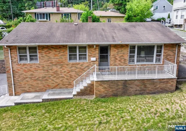 4th image of 176 Pompton Rd, Haledon, NJ 07508 | MLS# 26025793