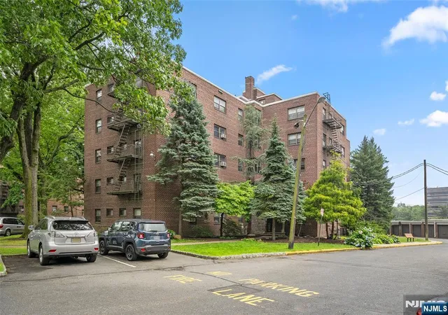 Homes for sale in Fort Lee, NJ | 410 Park Pl #4B, Fort Lee, NJ 07024 | MLS# 26025796