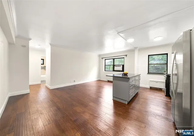4th image of 410 Park Pl, Fort Lee, NJ 07024