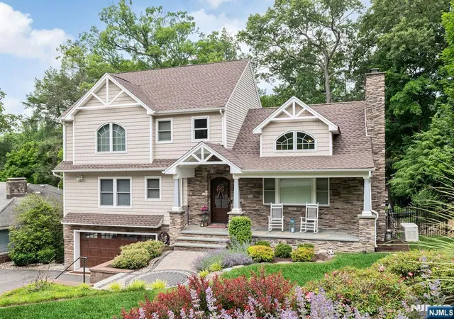 Photo 1 of Sale Pending at 31 Osceola Rd, Wayne, NJ 07470 | MLS# 26025799 | Listing updated on 2026-08-06