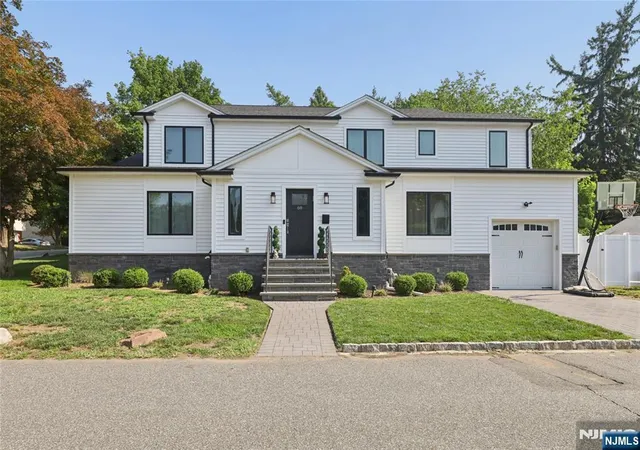 Homes for sale in Demarest, NJ | 68 Serpentine Rd, Demarest, NJ 07627 | MLS# 26025803