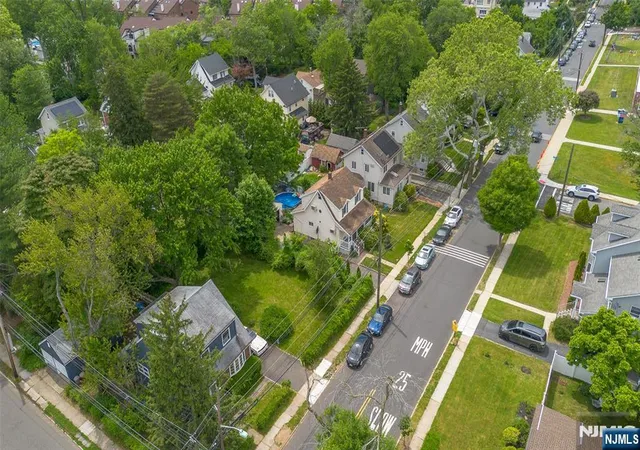 Homes for sale in Teaneck, NJ | 256 Fycke Ln, Teaneck, NJ 07666 | MLS# 26025825