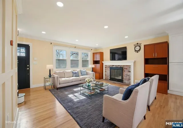 2nd image of 59 Oakwood Dr, Wayne, NJ 07470 | MLS# 26025826