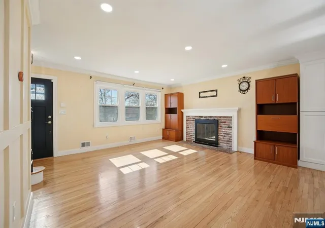 3rd image of 59 Oakwood Dr, Wayne, NJ 07470 | MLS# 26025826