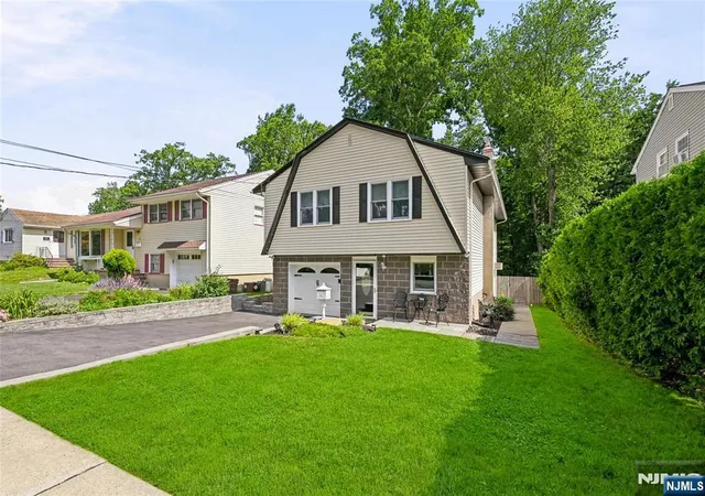 3rd image of 83 Moore Ave, Waldwick, NJ 07463 | MLS# 26025837