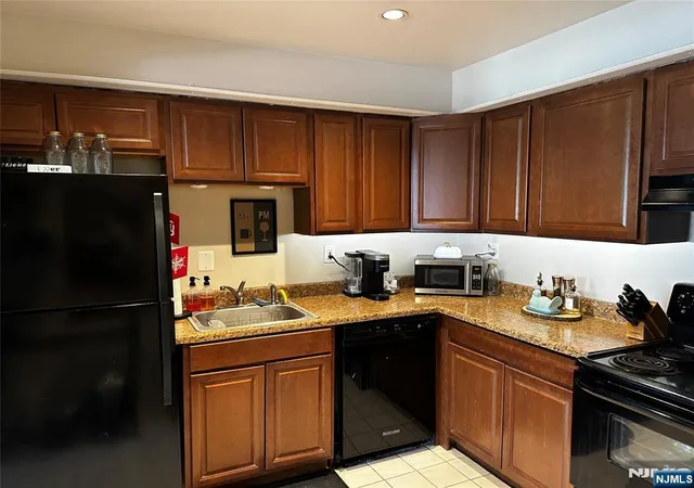 Homes for sale in Pequannock Township, NJ | 520 Newark Pompton Turnpike #218, Pequannock Township, NJ 07444 | MLS# 26025858