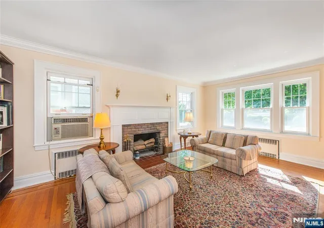 4th image of 579-583 Parker St, Newark, NJ 07104 | MLS# 26025898