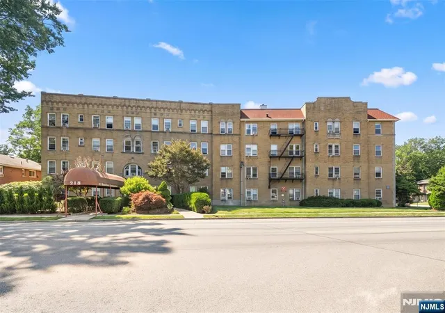 Homes for sale in Leonia, NJ | 218 Broad Ave #3C, Leonia, NJ 07605 | MLS# 26025901