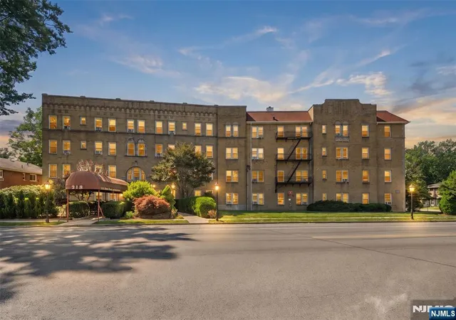 Homes for sale in Leonia, NJ | 218 Broad Ave #3C, Leonia, NJ 07605 | MLS# 26025901