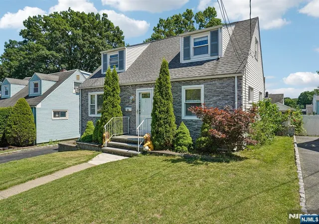Homes for sale in Elmwood Park, NJ | 64 16Th Ave, Elmwood Park, NJ 07407 | MLS# 26025909