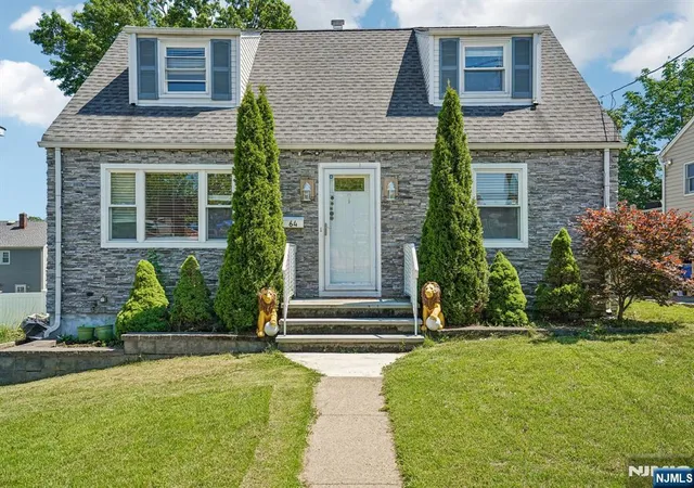 Homes for sale in Elmwood Park, NJ | 64 16Th Ave, Elmwood Park, NJ 07407 | MLS# 26025909