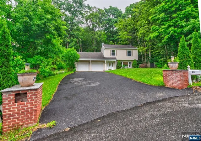 Homes for sale in Vernon, NJ | 22 Karen Rd, Vernon, NJ 07422 | MLS# 26025933