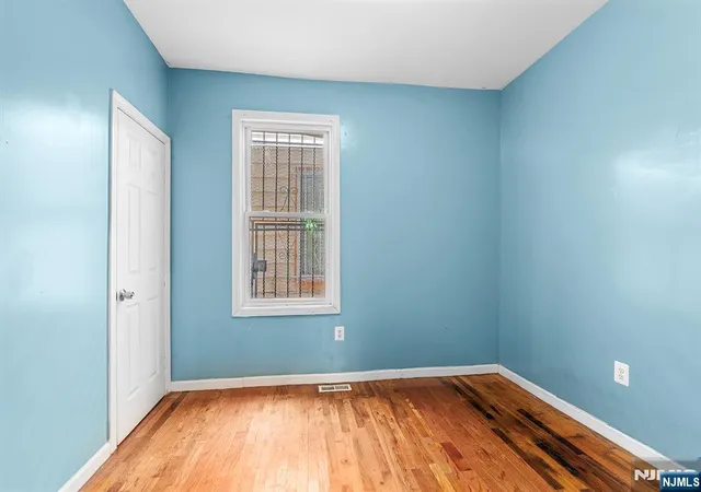 5th image of 681 11Th St, Newark, NJ 07103 | MLS# 26025987