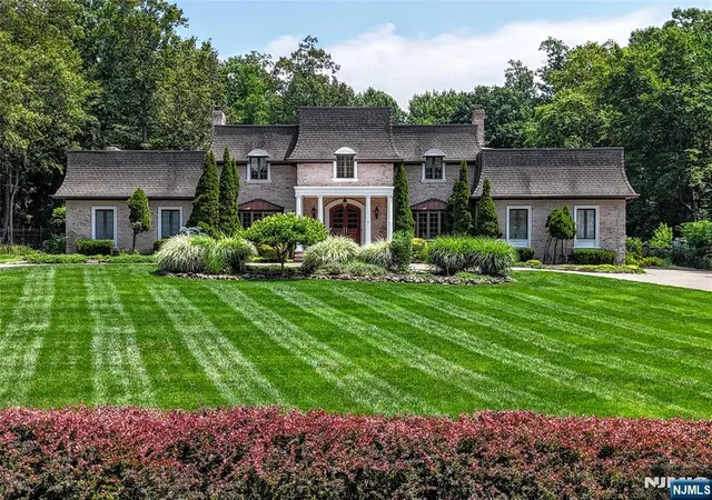 Photo 3 of Single family home for sale at 21 Baldwin Rd, Saddle River, NJ 07458 | MLS# 26026025 | Listing updated on 2026-09-18