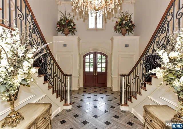 Photo 4 of Sale Pending at 21 Baldwin Rd, Saddle River, NJ 07458 | MLS# 26026025 | Listing updated on 2026-09-30