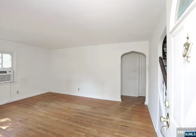 Homes for sale in Teaneck, NJ | 1806 Palisade Ave, Teaneck, NJ 07666 | MLS# 26026048