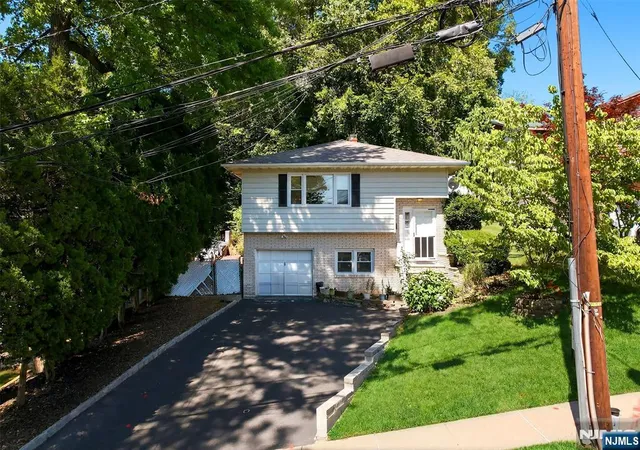Homes for sale in Hackensack, NJ | 444 Lookout Ave, Hackensack, NJ 07601 | MLS# 26026049