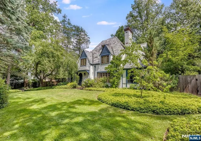 1st image of 285 Linden Ave, Glen Ridge, NJ 07028 | MLS# 26026084