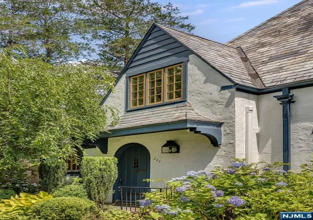 3rd image of 285 Linden Ave, Glen Ridge, NJ 07028 | MLS# 26026084