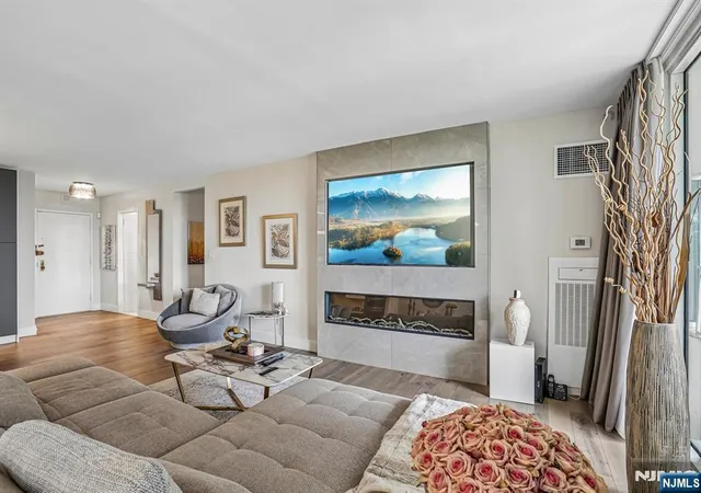 3rd image of 1055 River Rd #408, Edgewater, NJ 07020 | MLS# 26026171