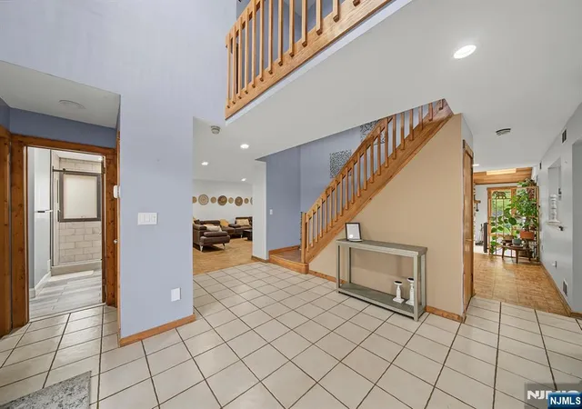 3rd image of 4 Skytop Dr, Denville Township, NJ 07834 | MLS# 26026208