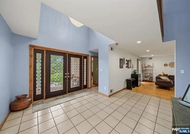 4th image of 4 Skytop Dr, Denville Township, NJ 07834 | MLS# 26026208
