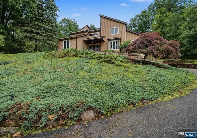 49th image of 4 Skytop Dr, Denville Township, NJ 07834 | MLS# 26026208