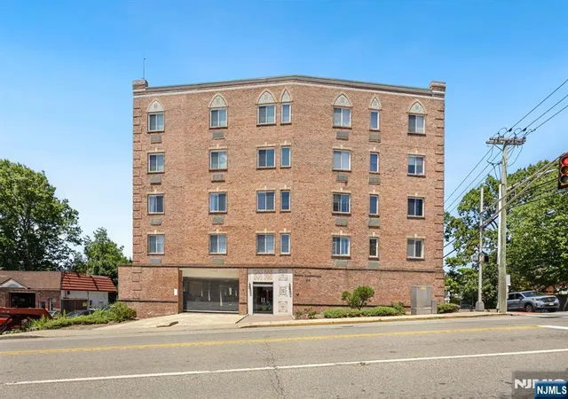 Homes for sale in Palisades Park, NJ | 399 11th Street, Palisades Park, NJ 07650 | Houzeo