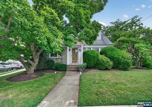 1st image of 105 Baldwin Pl, Bloomfield, NJ 07003 | MLS# 26026272