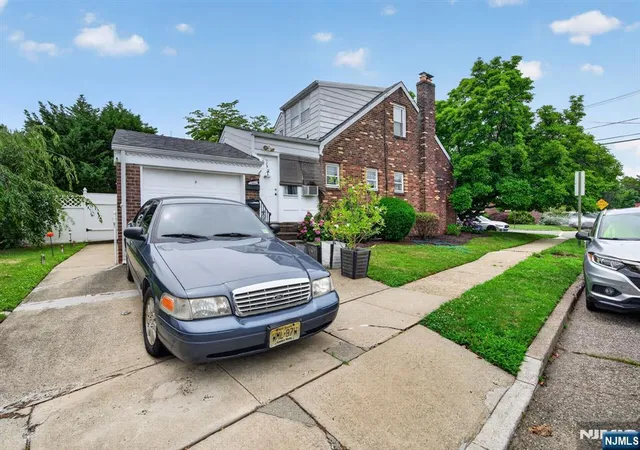 22nd image of 105 Baldwin Pl, Bloomfield, NJ 07003 | MLS# 26026272