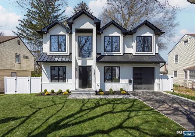 Photo 1 of Single family home for sale at 395 Hickory Ave, Paramus, NJ 07652 | MLS# 26026361 | Listing updated on 2026-09-17