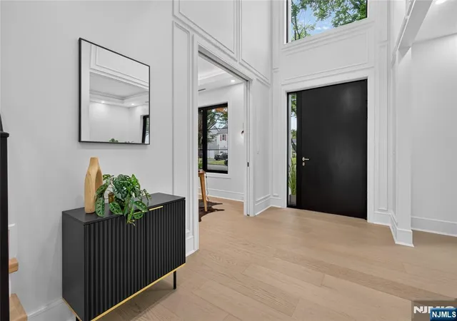 Photo 3 of Single family home for sale at 395 Hickory Ave, Paramus, NJ 07652 | MLS# 26026361 | Listing updated on 2026-09-17