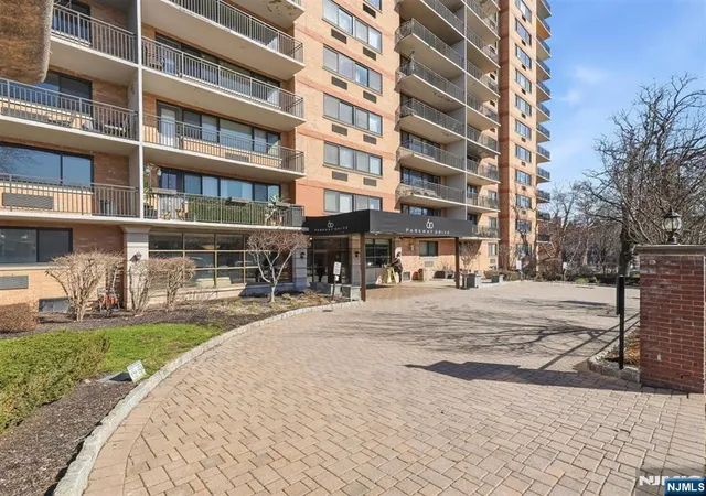 2nd image of 60Th Pkwy Dr, East Orange, NJ 07017