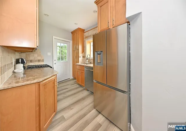 Homes for sale in Ridgewood, NJ | 221 Lakeview Dr, Ridgewood, NJ 07450 | MLS# 26026584