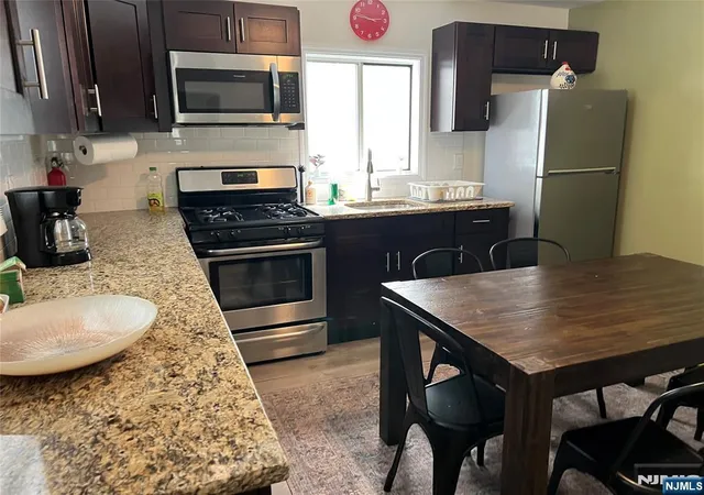 Listing Photo 4 - Condo for sale in building located at 74 Chambers St, Newark City, NJ 07105-2856