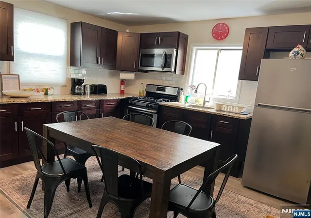 Listing Photo 5 - Condo for sale in building located at 74 Chambers St, Newark City, NJ 07105-2856