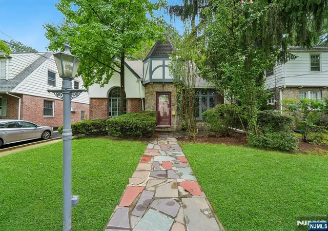 Photo 2 of Sale Pending at 1094 Belle Ave, Teaneck, NJ 07666 | MLS# 26027924 | Listing updated on 2026-09-10