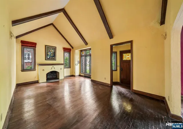 Photo 3 of Sale Pending at 1094 Belle Ave, Teaneck, NJ 07666 | MLS# 26027924 | Listing updated on 2026-09-10
