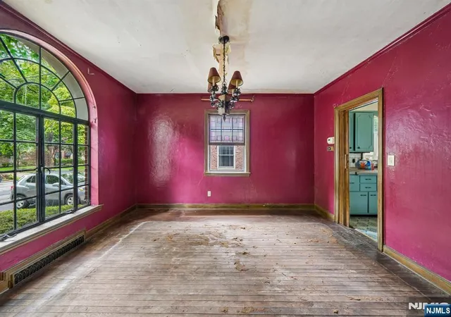 Photo 4 of Sale Pending at 1094 Belle Ave, Teaneck, NJ 07666 | MLS# 26027924 | Listing updated on 2026-09-10