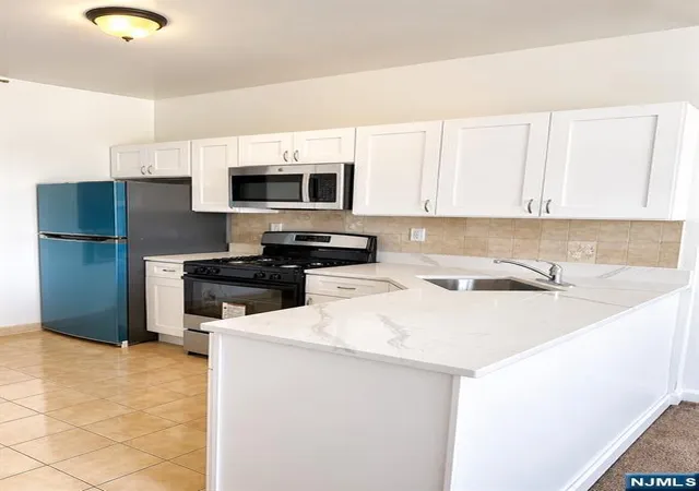 Photo 2 of Sale Pending at 1870 John F Kennedy Blvd #3F, Jersey City, NJ 07305 | MLS# 26028273 | Listing updated on 2026-09-09