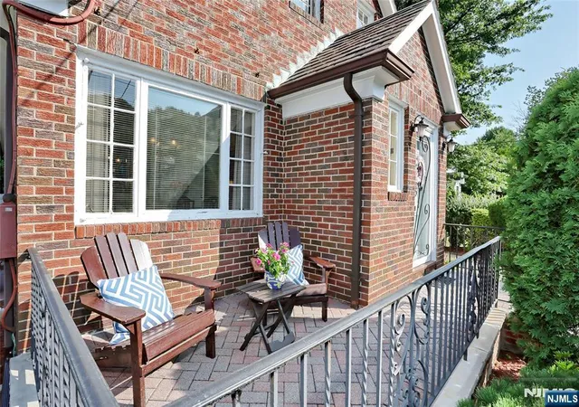 Photo 3 of Sale Pending at 10 Glenwood Ave, Leonia, NJ 07605 | MLS# 26028404 | Listing updated on 2026-09-05
