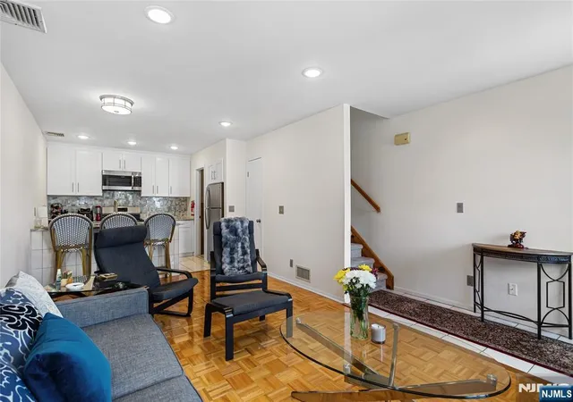 Listing Photo 4 - Condo for sale in building located at 31 Willow Wood Sq, East Rutherford, NJ 07073 - Unit #31