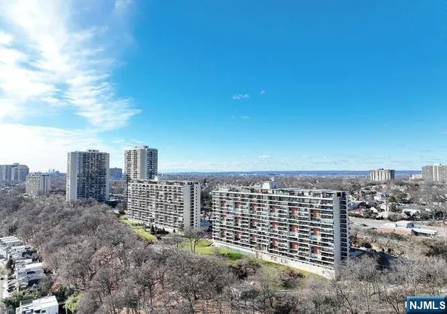 Photo 2 of House for sale at 3 Horizon Rd #1406, Fort Lee, NJ 07024 | MLS# 26028489 | Listing updated on 2026-08-28