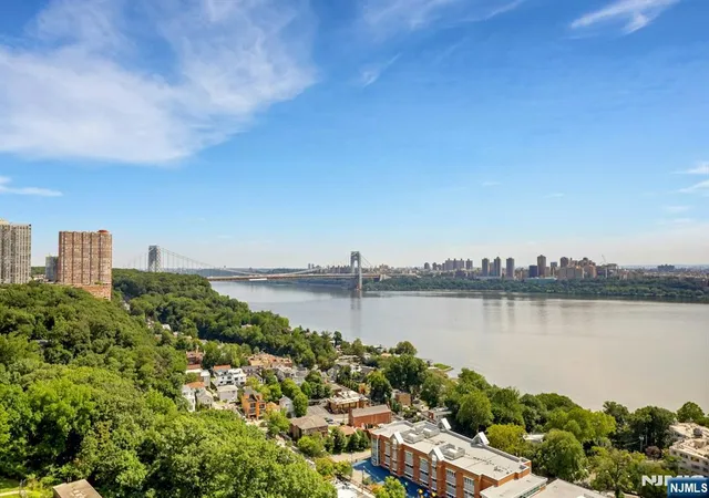 Photo 4 of House for sale at 3 Horizon Rd #1406, Fort Lee, NJ 07024 | MLS# 26028489 | Listing updated on 2026-08-28