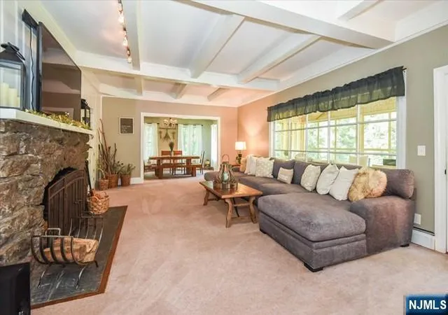 Photo 2 of Single family home for sale at 39 Circle Ave, Wayne, NJ 07470 | MLS# 26028783 | Listing updated on 2026-09-13