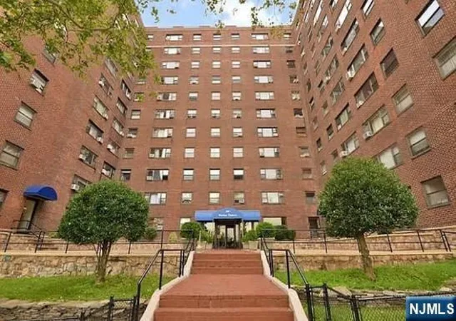 Photo 1 of Condo for sale at 6515 Blvd #2E, West New York, NJ 07093 | MLS# 26028977 | Listing updated on 2026-09-08